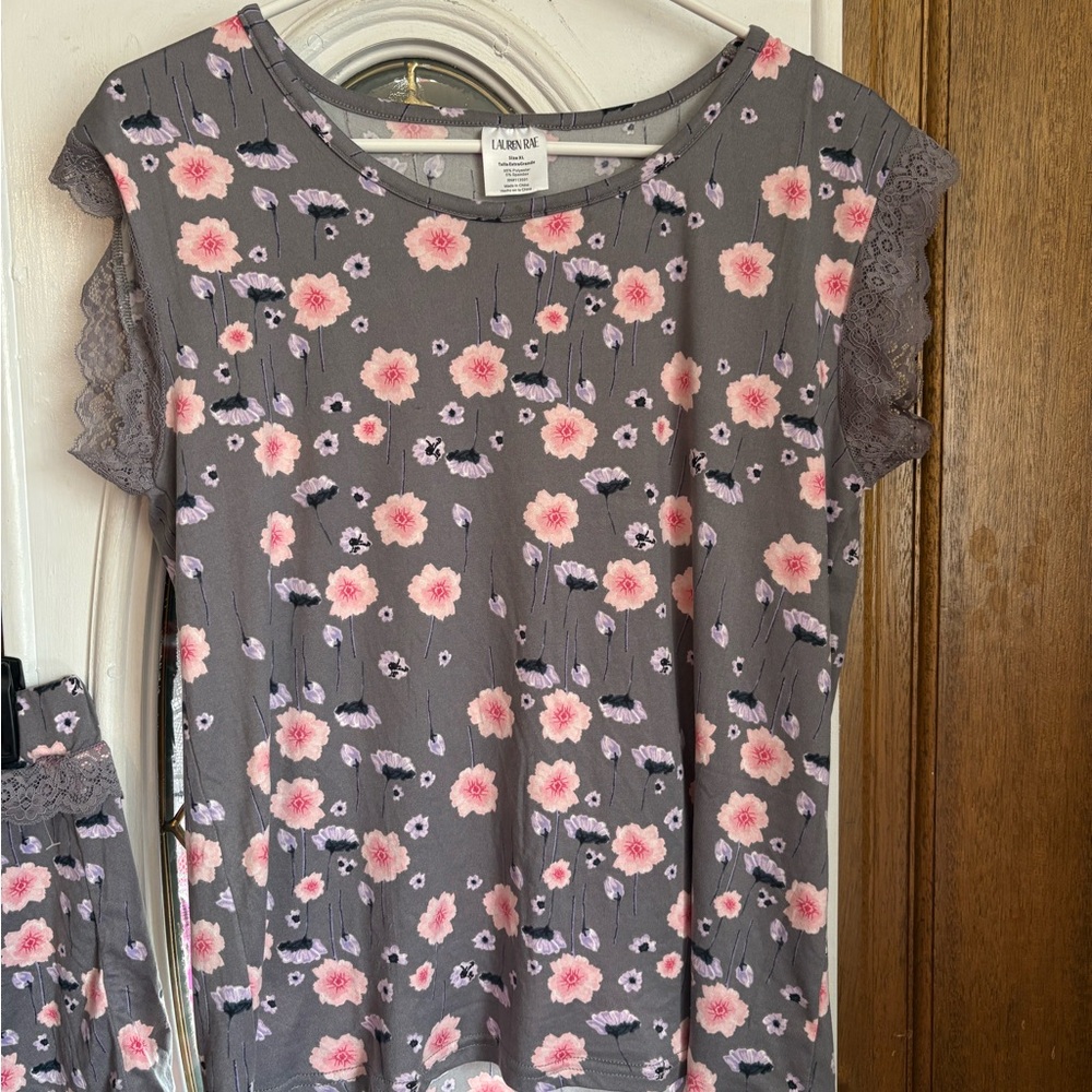TWO sets of super buttery soft pajamas - Picture 4 of 16